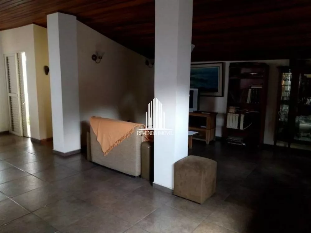 Casa à venda com 6 quartos, 250m² - Foto 3