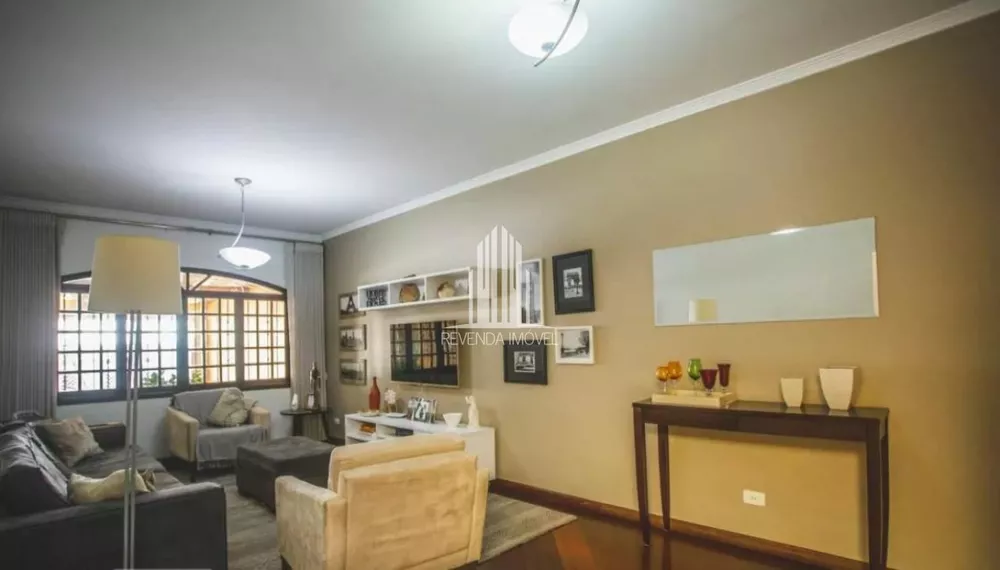 Casa à venda com 3 quartos, 160m² - Foto 1