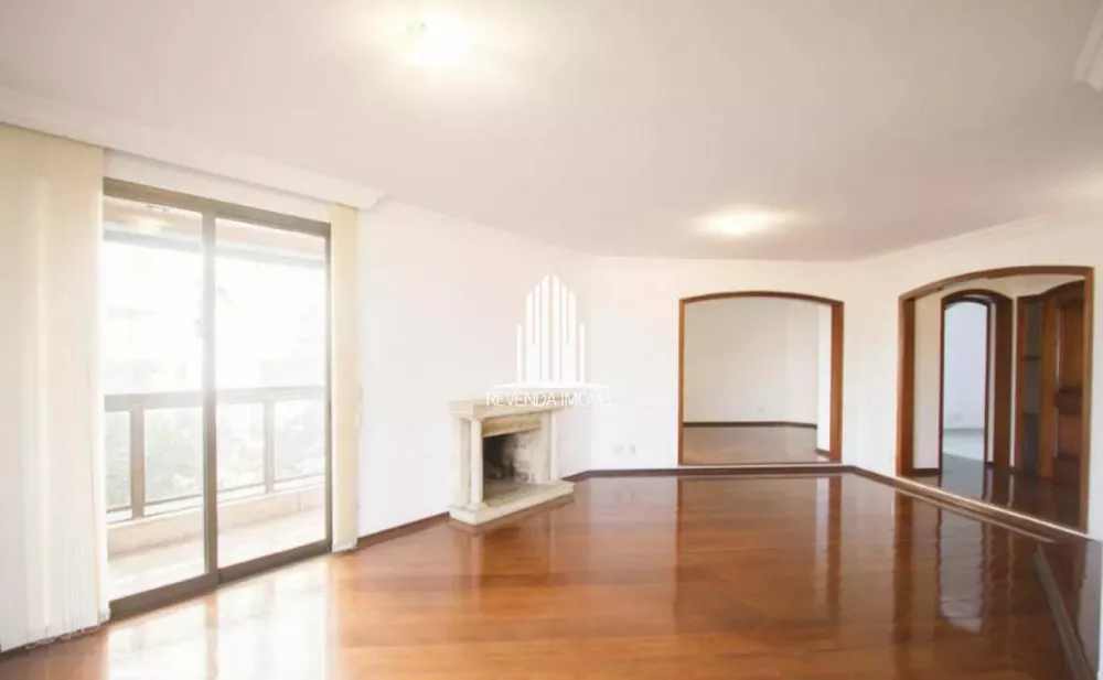 Apartamento à venda com 3 quartos, 242m² - Foto 1