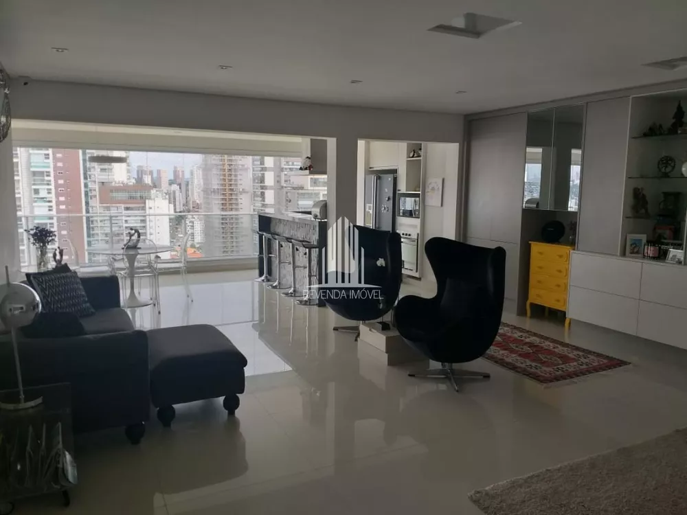 Apartamento à venda com 3 quartos, 138m² - Foto 2