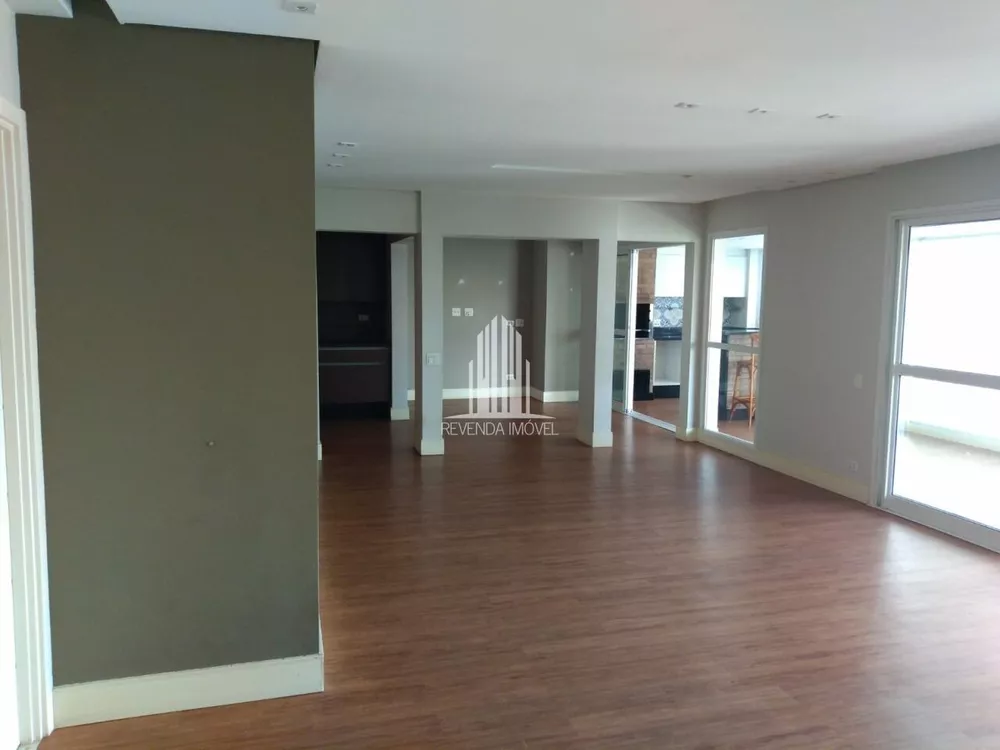 Apartamento à venda com 4 quartos, 200m² - Foto 1