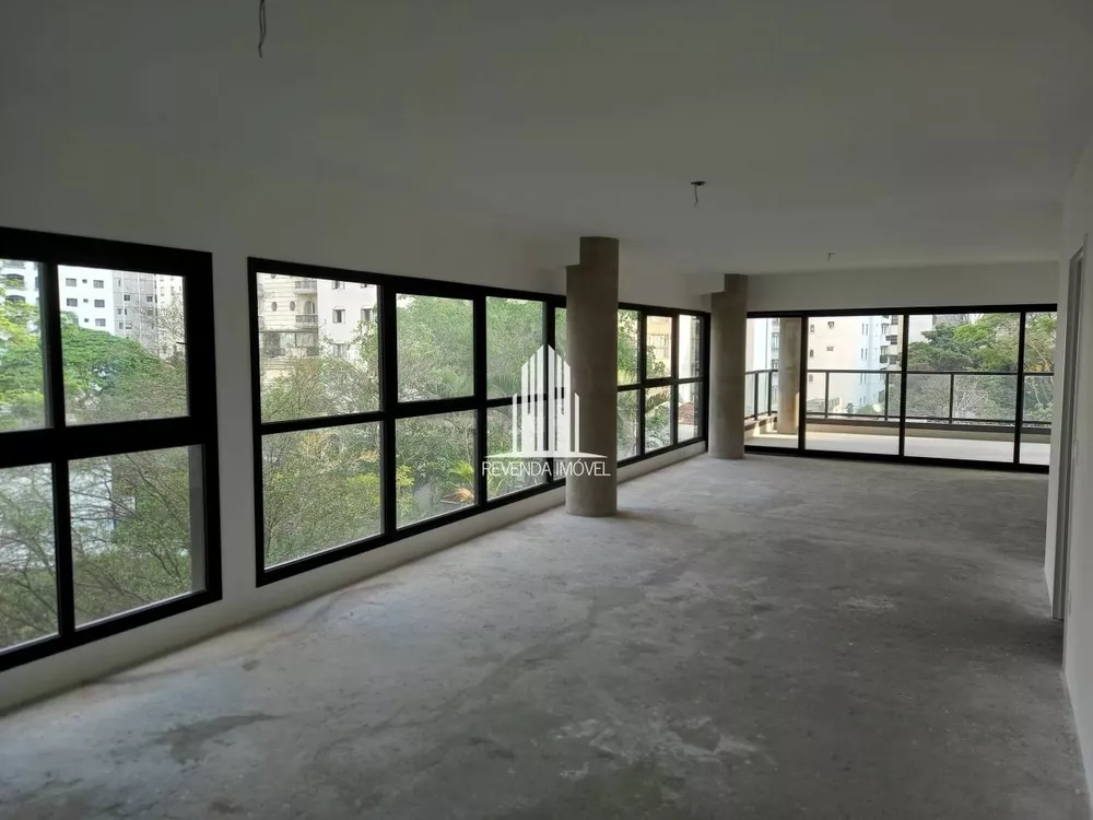 Apartamento à venda com 4 quartos, 206m² - Foto 1