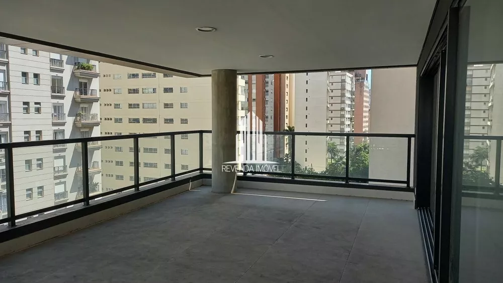 Apartamento à venda com 4 quartos, 206m² - Foto 2