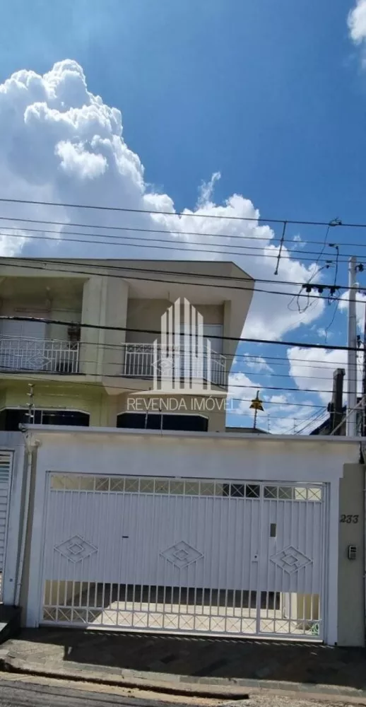 Casa à venda com 4 quartos, 200m² - Foto 1