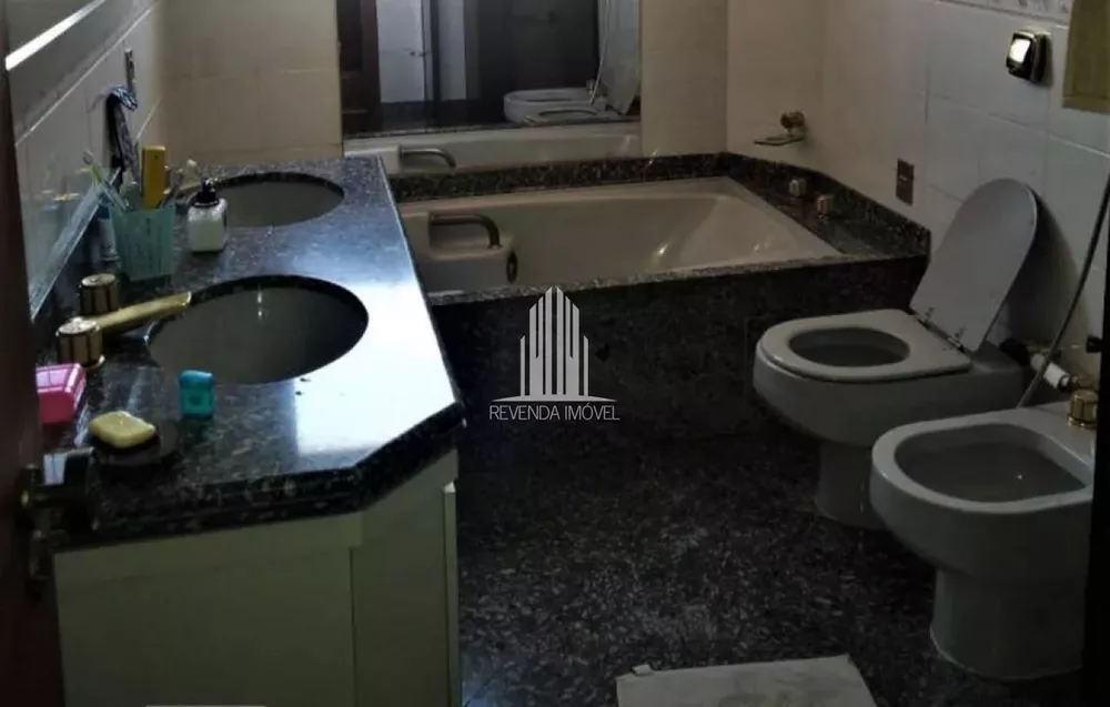 Apartamento à venda com 4 quartos, 225m² - Foto 3