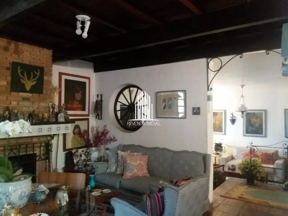 Casa à venda com 3 quartos, 220m² - Foto 2