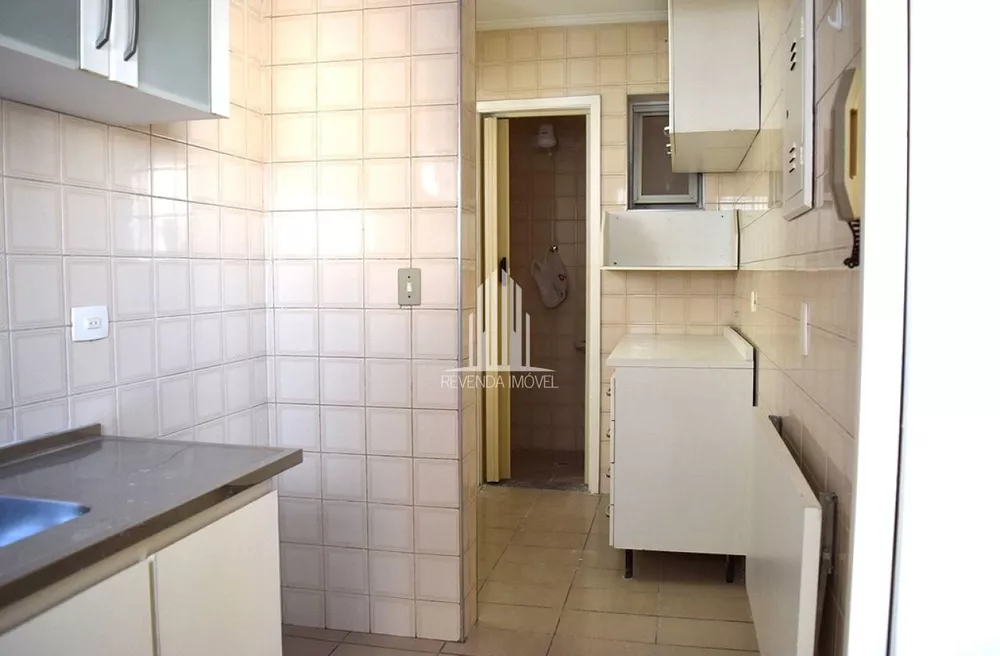 Apartamento à venda com 2 quartos, 70m² - Foto 3