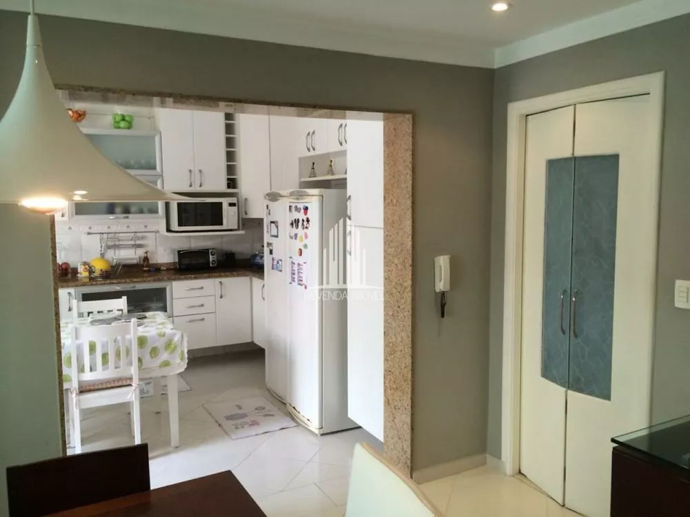 Casa de Vila à venda com 4 quartos, 210m² - Foto 1