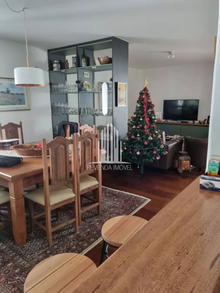 Apartamento à venda com 3 quartos, 200m² - Foto 4