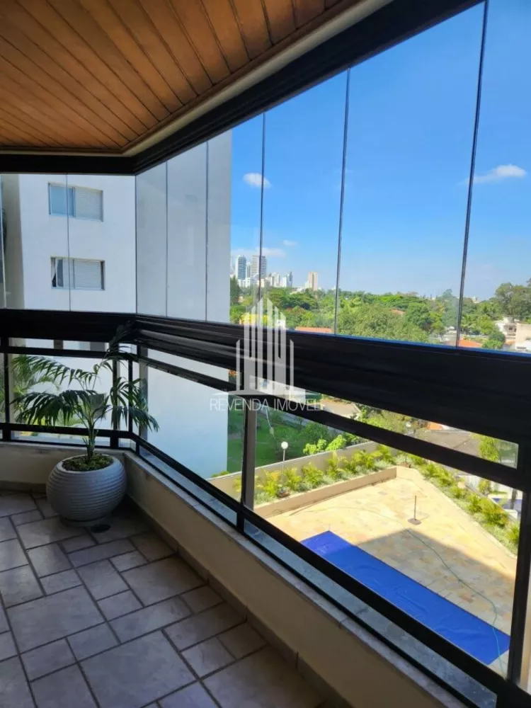 Apartamento à venda com 3 quartos, 246m² - Foto 2