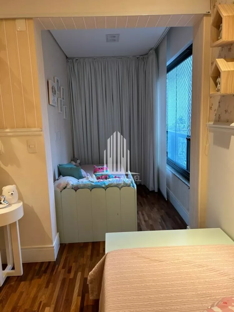 Apartamento à venda com 3 quartos, 206m² - Foto 4