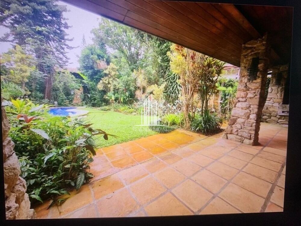 Casa à venda com 4 quartos, 500m² - Foto 1