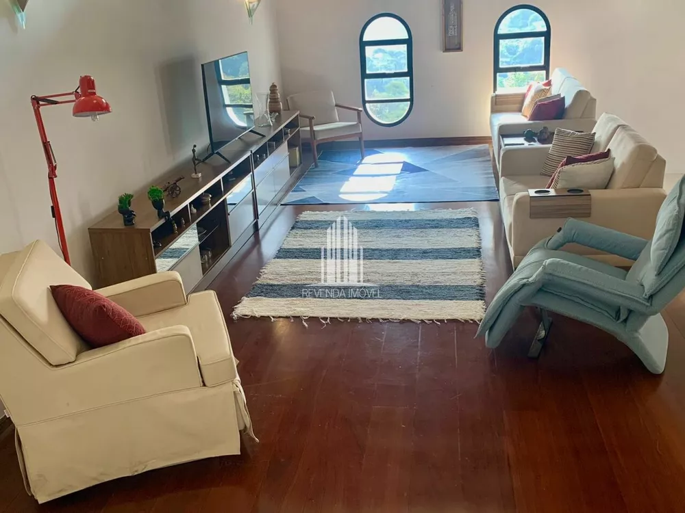 Apartamento à venda com 4 quartos, 242m² - Foto 2