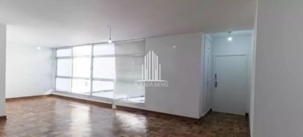 Apartamento à venda com 3 quartos, 240m² - Foto 2