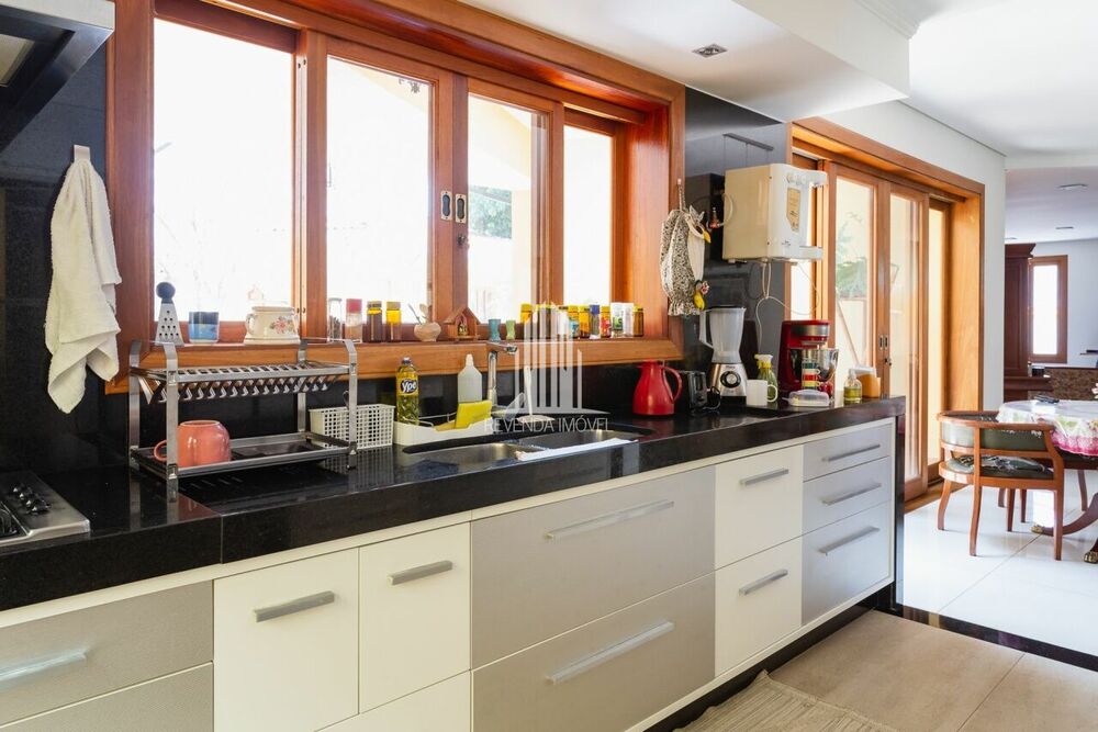 Casa à venda com 2 quartos, 365m² - Foto 4