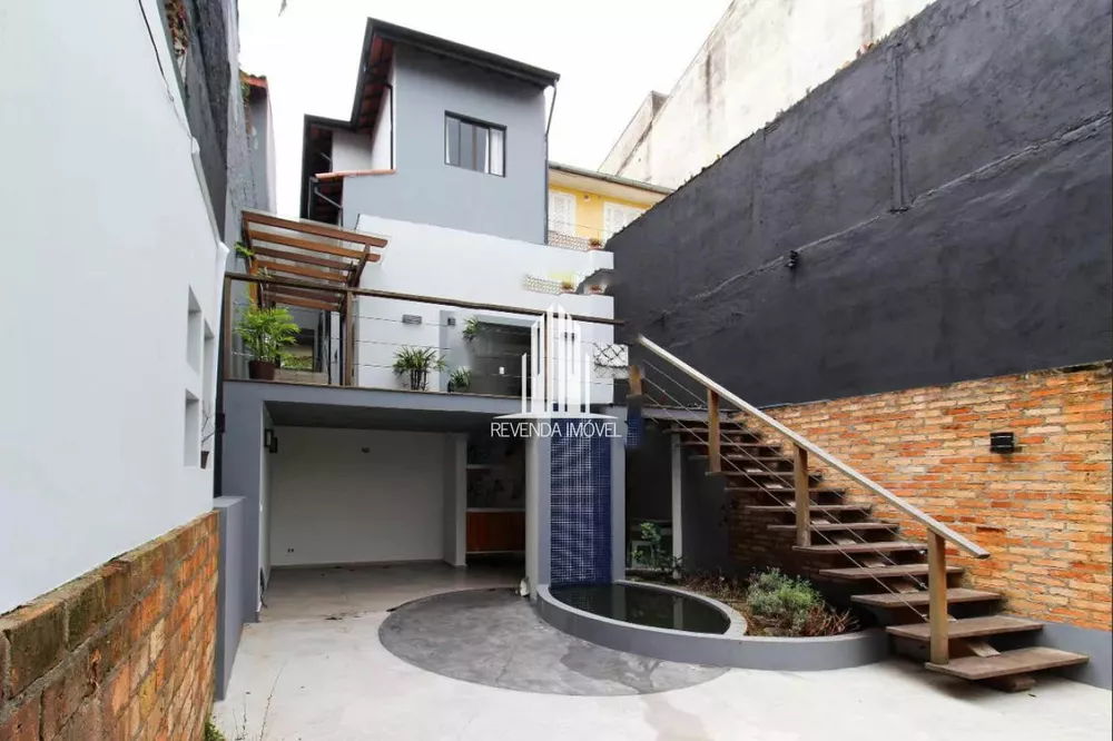 Casa à venda com 3 quartos, 250m² - Foto 1