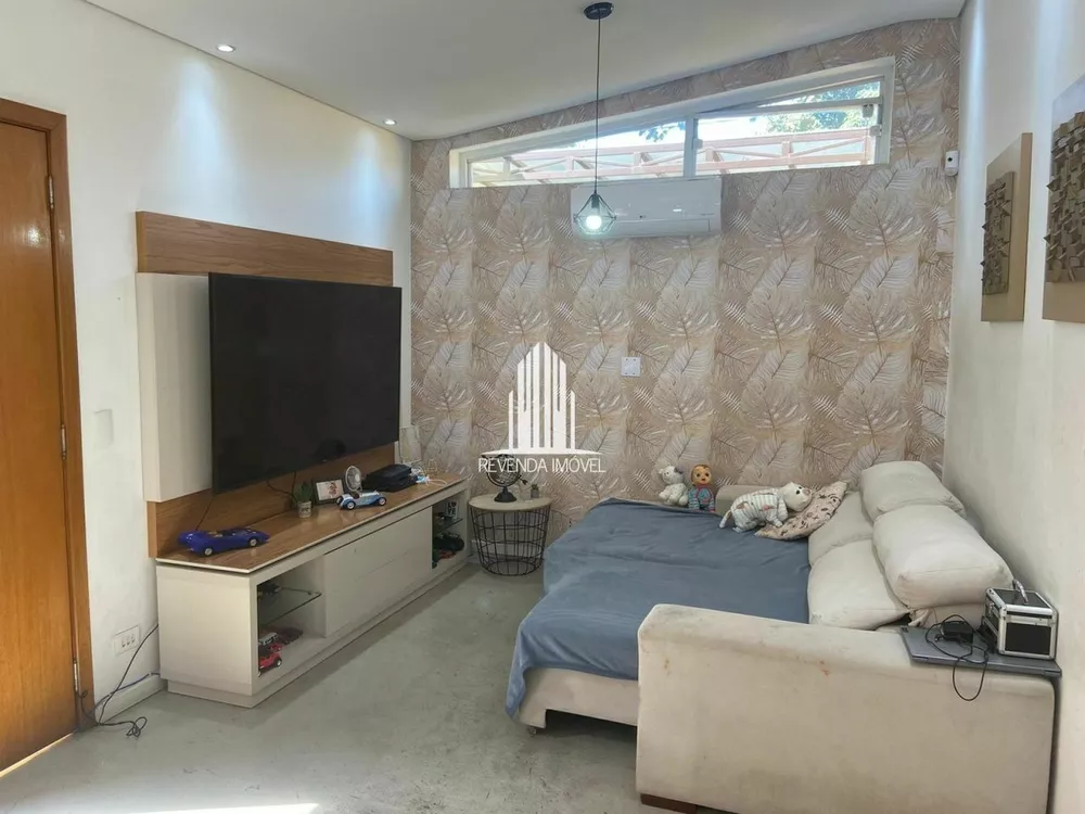 Casa à venda com 3 quartos, 240m² - Foto 1