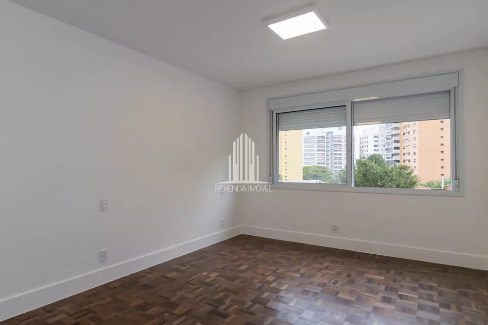 Apartamento à venda com 3 quartos, 141m² - Foto 1