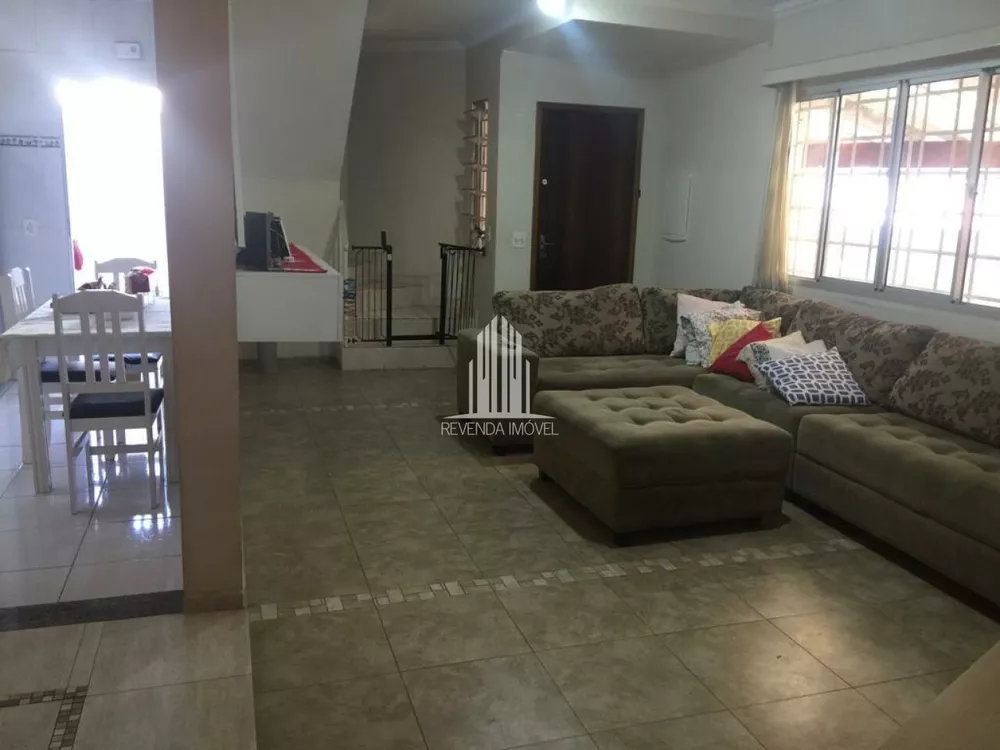 Casa à venda com 3 quartos, 200m² - Foto 1