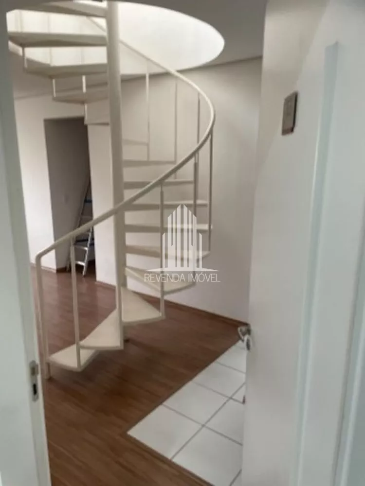 Apartamento à venda com 3 quartos, 121m² - Foto 2