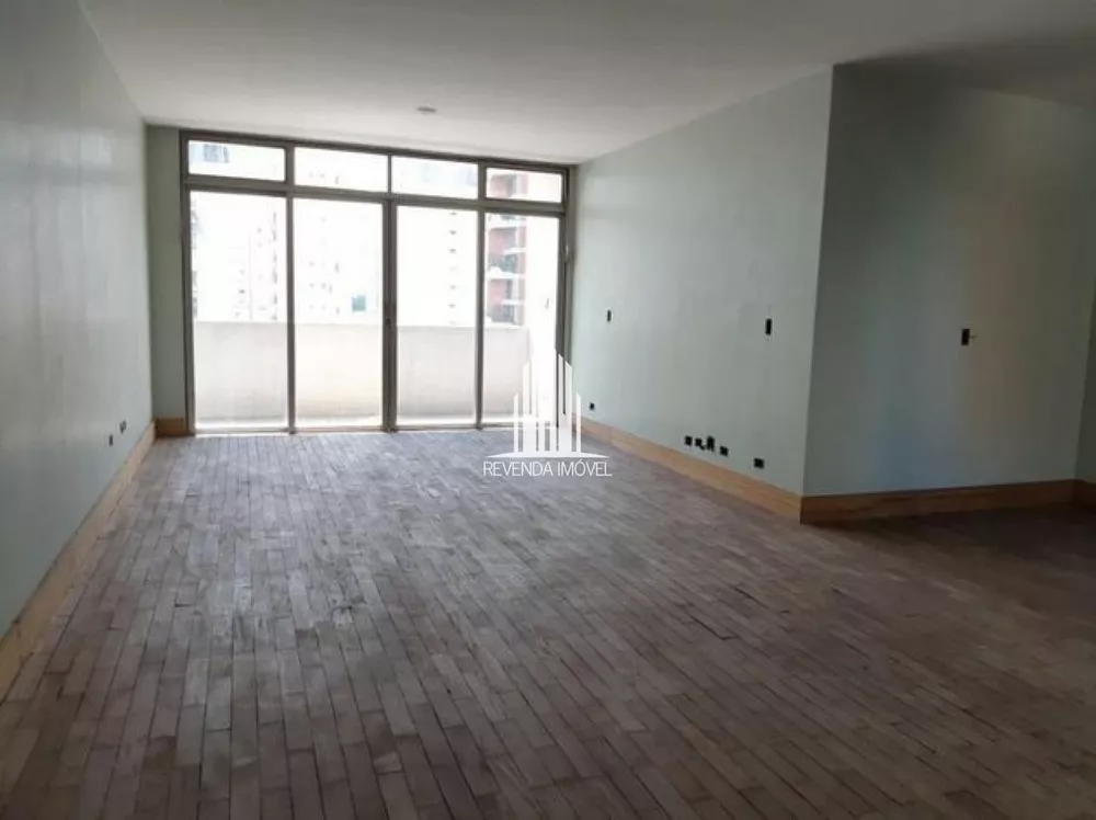 Apartamento à venda com 3 quartos, 138m² - Foto 2