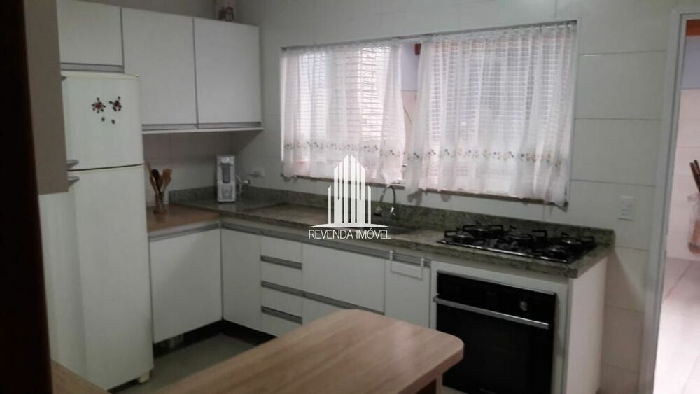 Casa à venda com 3 quartos, 180m² - Foto 2