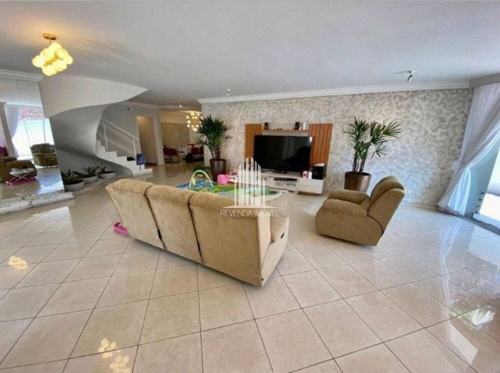 Casa de Vila à venda com 7 quartos, 830m² - Foto 1