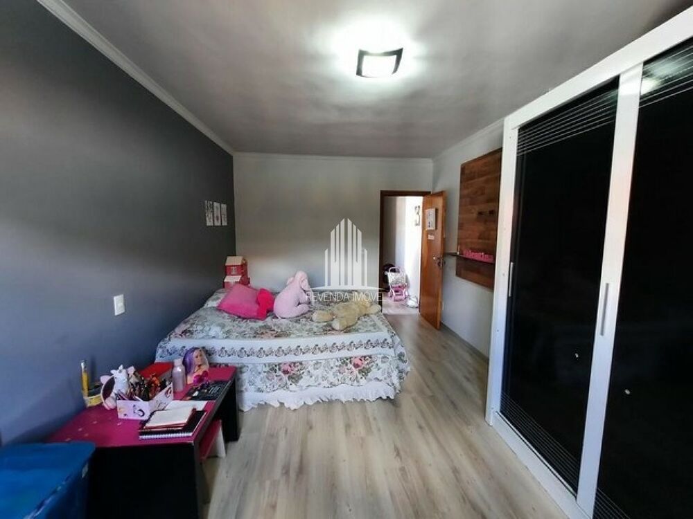 Casa à venda com 3 quartos, 210m² - Foto 4