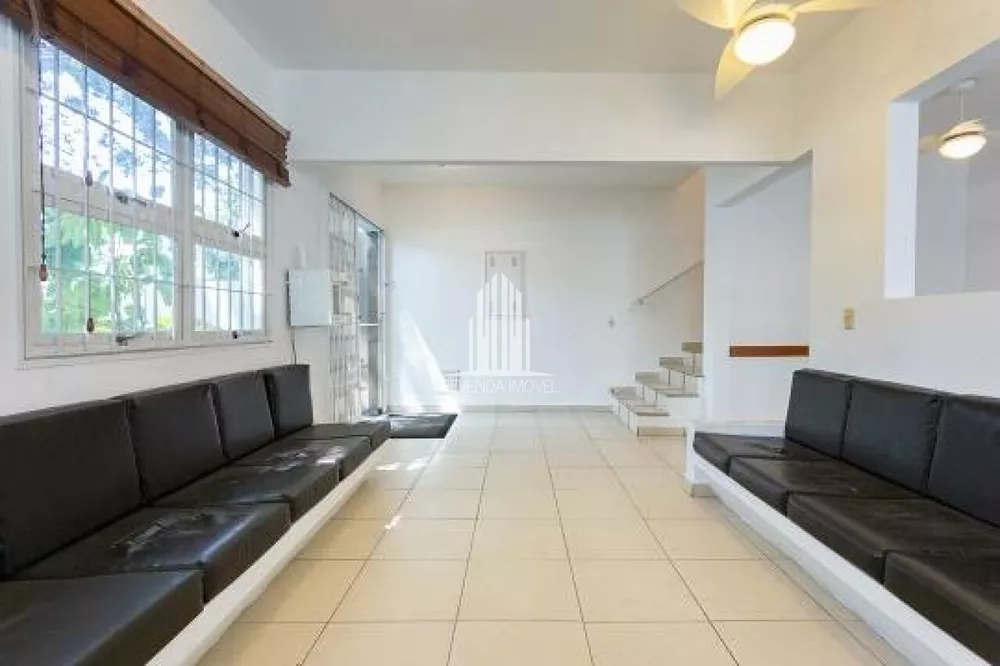 Casa Comercial à venda com 6 quartos, 400m² - Foto 1