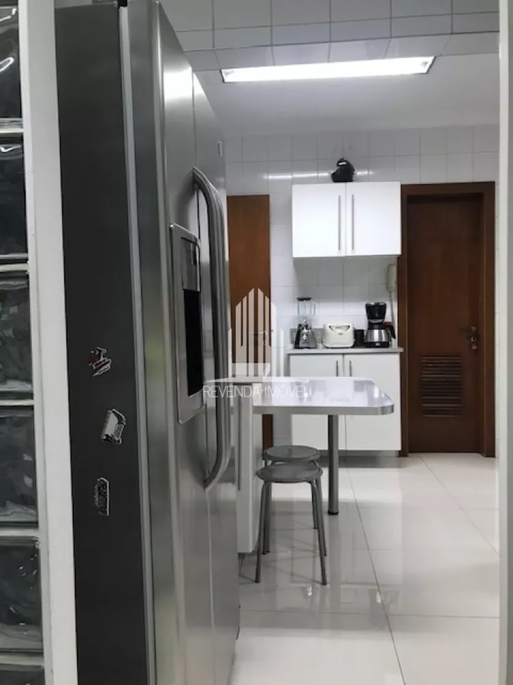 Apartamento à venda com 3 quartos, 154m² - Foto 2