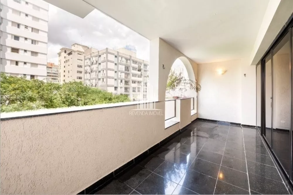 Apartamento à venda com 3 quartos, 180m² - Foto 3