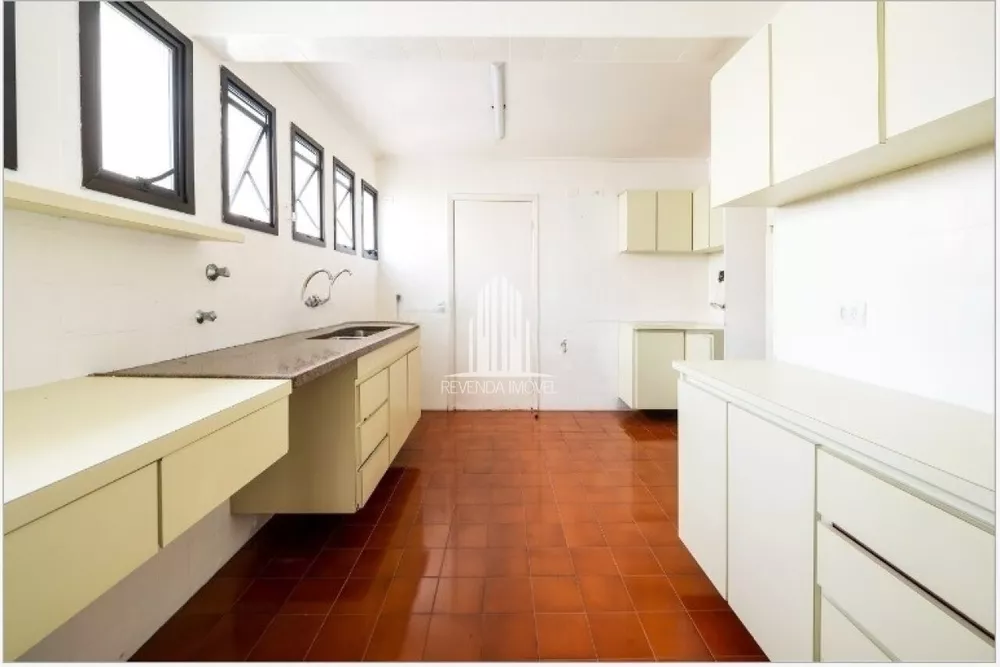 Apartamento à venda com 3 quartos, 180m² - Foto 5