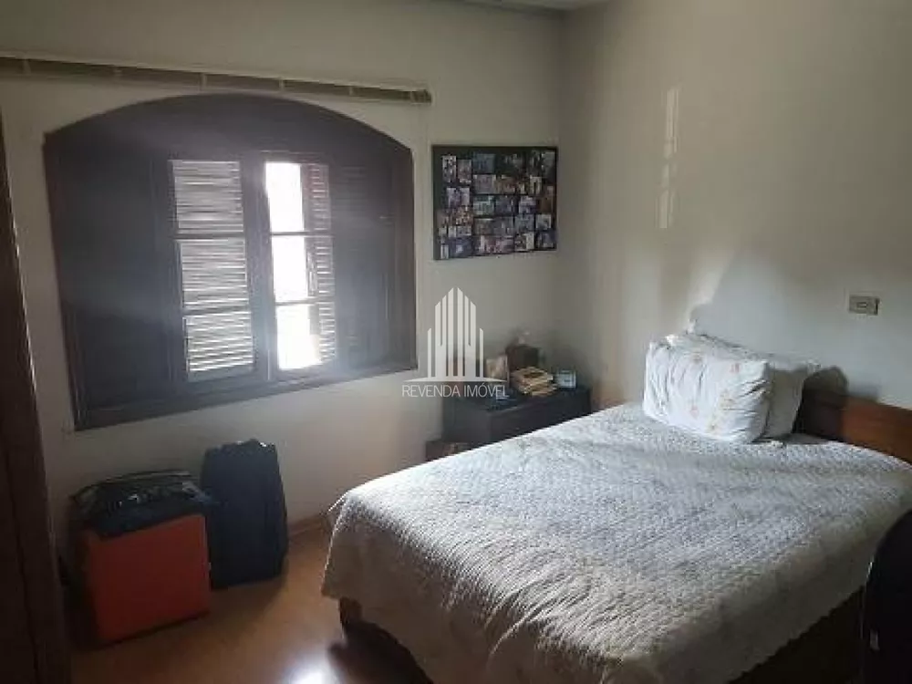 Casa à venda com 4 quartos, 200m² - Foto 2