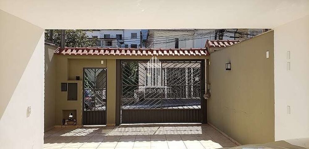 Casa à venda com 4 quartos, 210m² - Foto 2