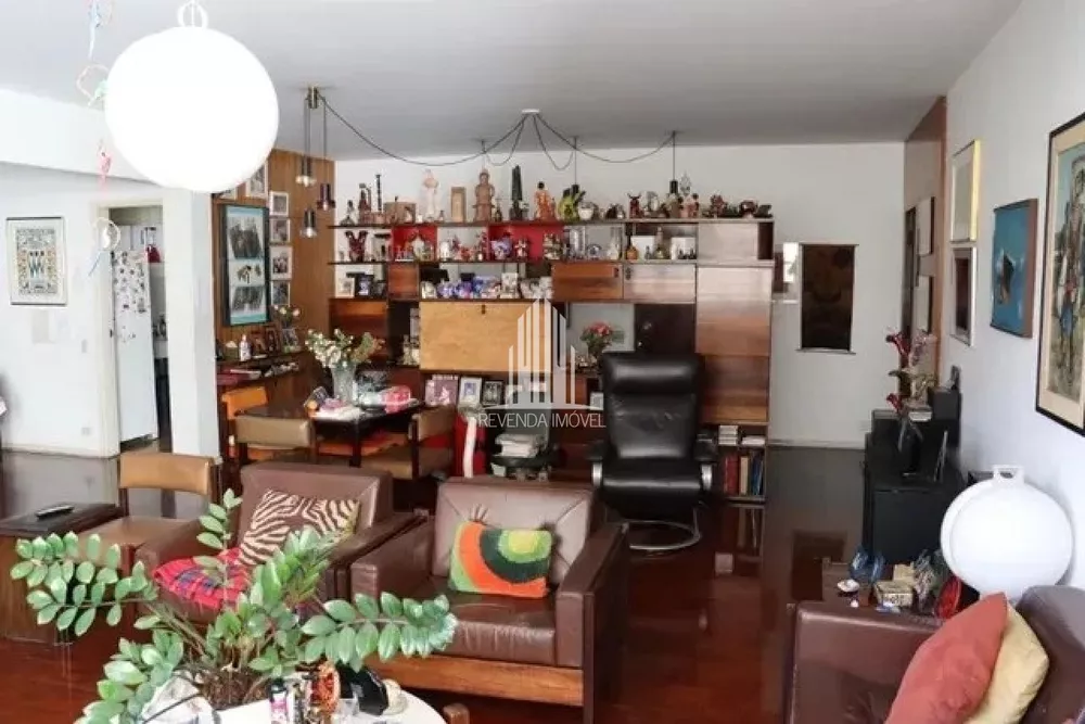 Apartamento à venda com 3 quartos, 300m² - Foto 1