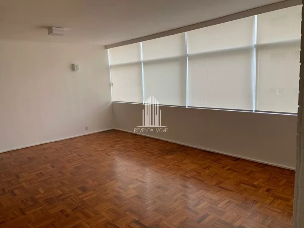 Apartamento à venda com 3 quartos, 155m² - Foto 2