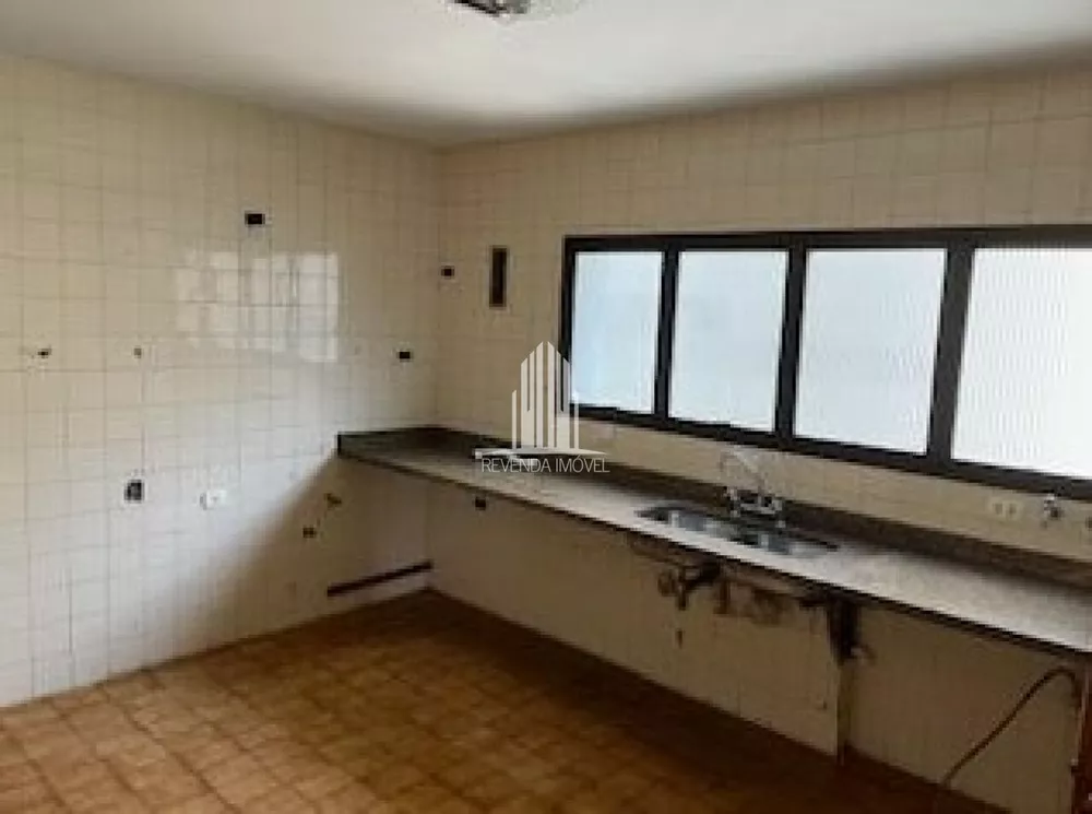 Apartamento à venda com 3 quartos, 233m² - Foto 2