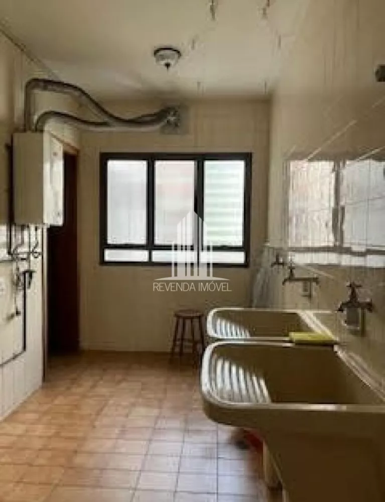 Apartamento à venda com 3 quartos, 233m² - Foto 4