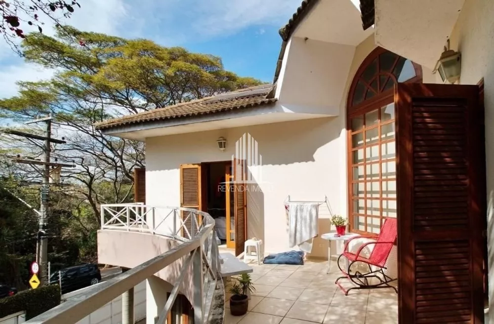 Casa de Vila à venda com 4 quartos, 316m² - Foto 1