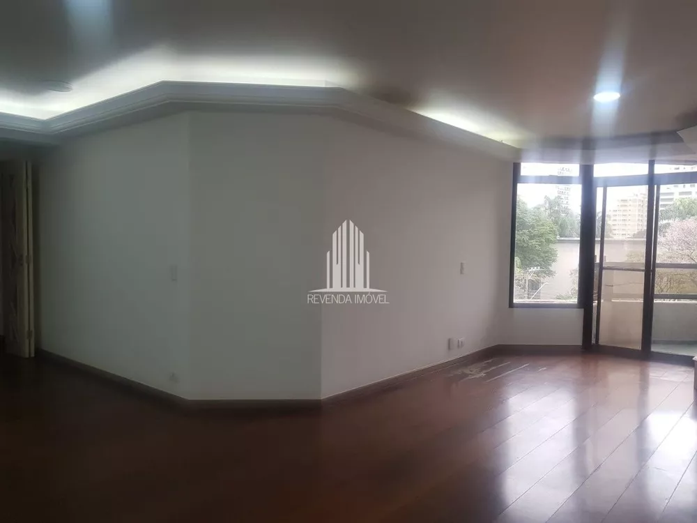 Apartamento à venda com 3 quartos, 136m² - Foto 1