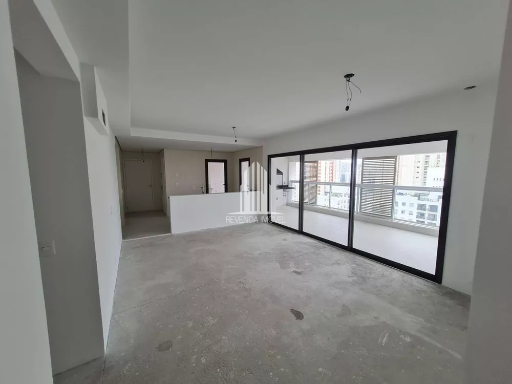 Apartamento à venda com 3 quartos, 137m² - Foto 1