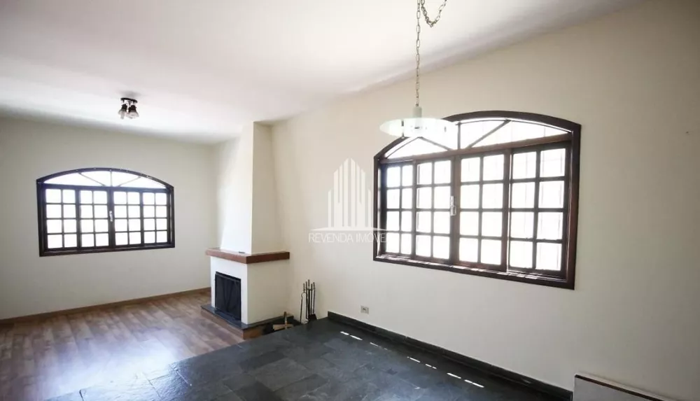 Casa à venda com 4 quartos, 156m² - Foto 1