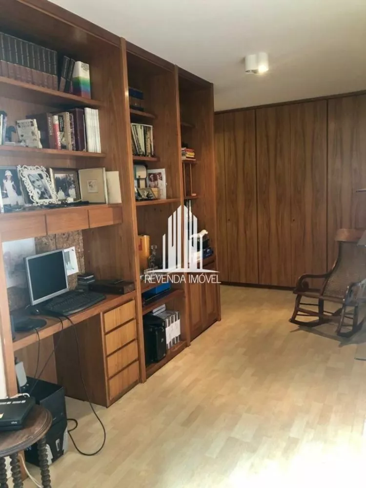 Apartamento à venda com 3 quartos, 227m² - Foto 2