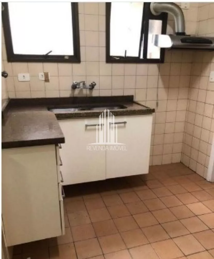 Apartamento à venda com 4 quartos, 202m² - Foto 2