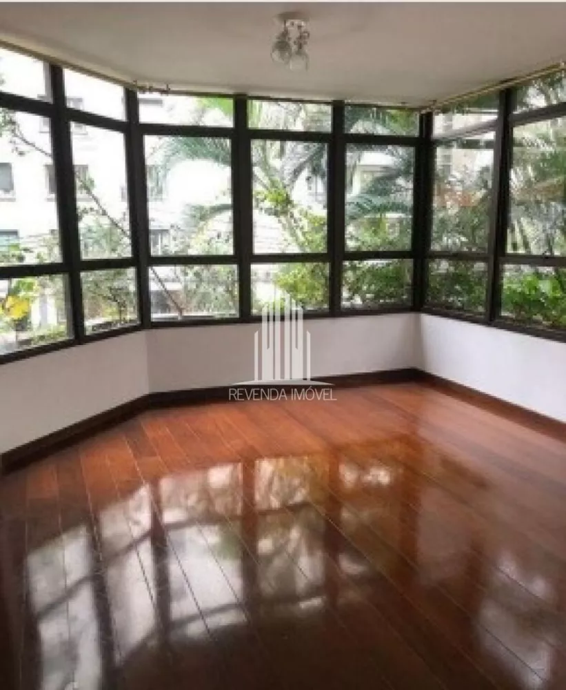 Apartamento à venda com 4 quartos, 202m² - Foto 1