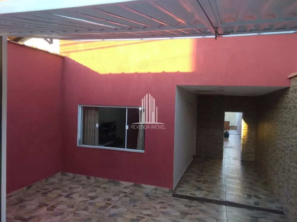 Casa à venda com 2 quartos, 80m² - Foto 1