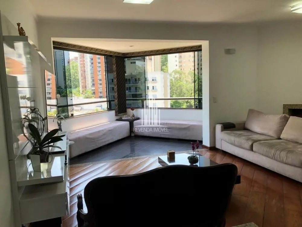 Apartamento à venda com 4 quartos, 275m² - Foto 1