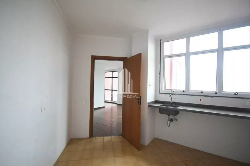 Apartamento à venda com 3 quartos, 237m² - Foto 3