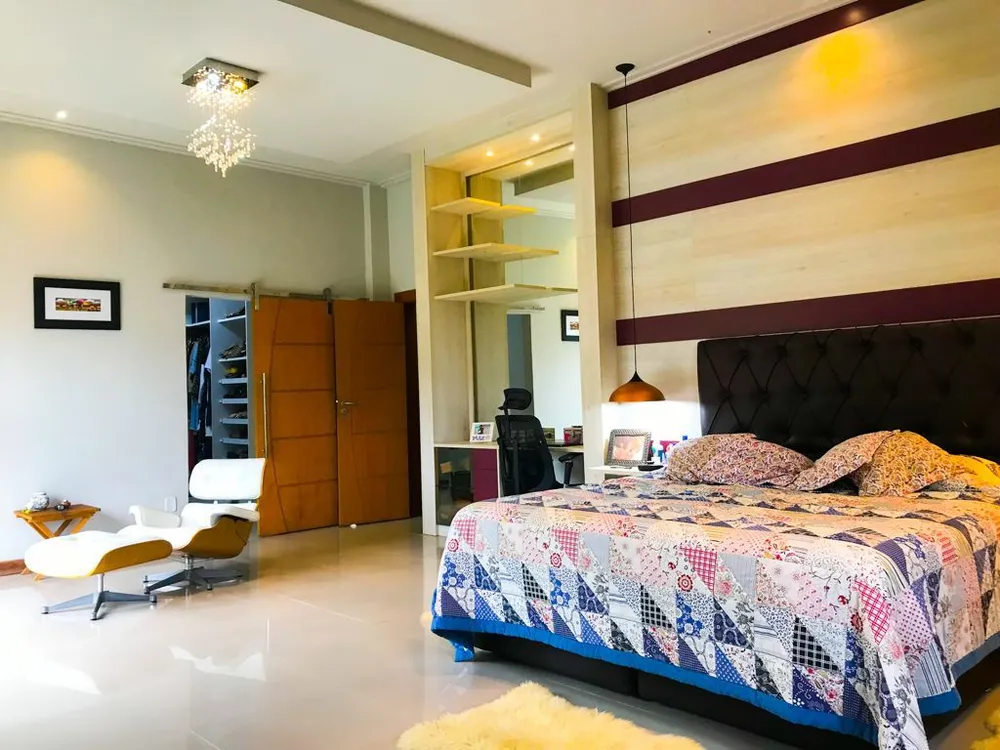 Casa, 4 quartos, 260 m² - Foto 1