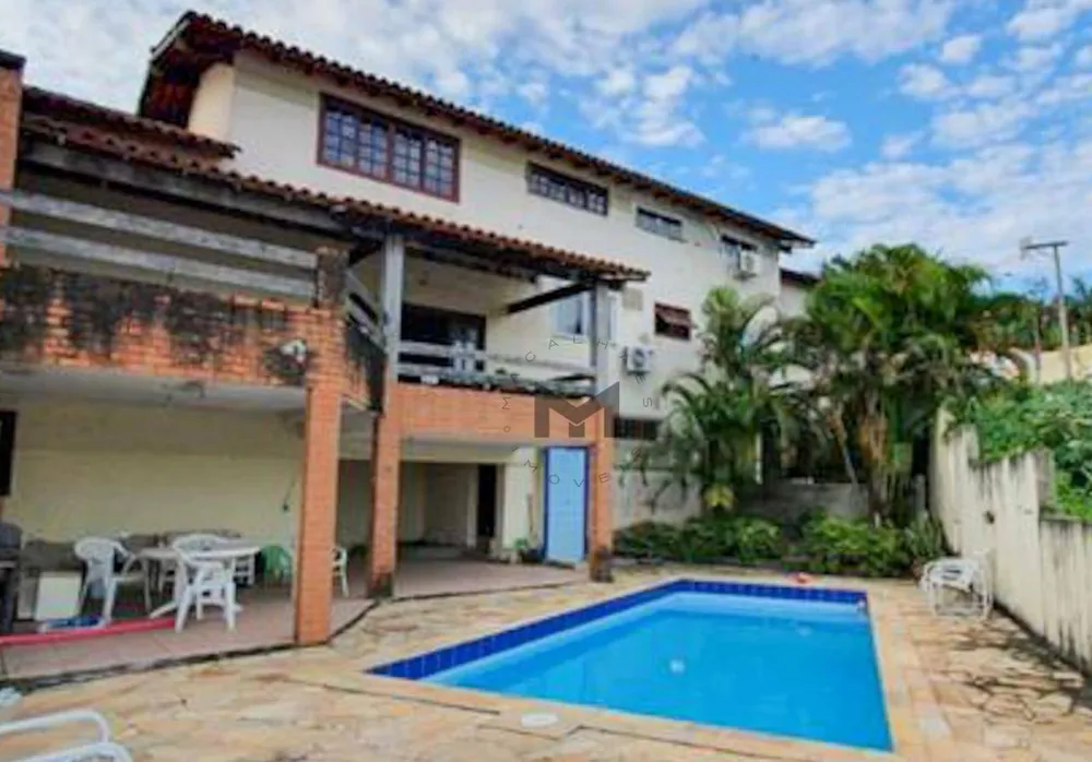 Casa, 5 quartos, 221 m² - Foto 1